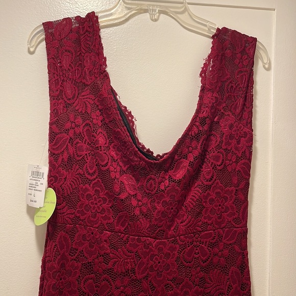 Ruby Red Dress - Picture 5 of 9